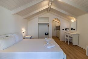 Alamis Hotel & Apartments