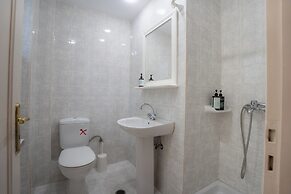 Alamis Hotel & Apartments