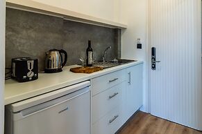 Alamis Hotel & Apartments