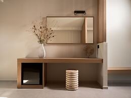 Alamis Hotel & Apartments