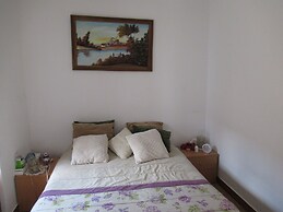 Lovely 2-bed House in Valhascos