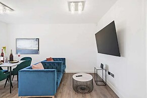 Gorgeous 3 Bedroom Duplex Apartment in West London