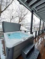 502 B Gold Coast! 3 Bedroom Townhouse by RedAwning