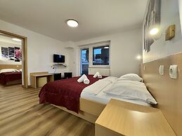 Hotel Center