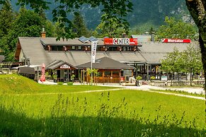 Hotel Center