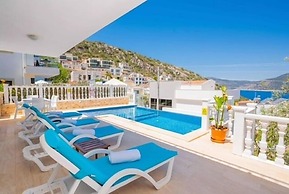 Charming 4-bed Villa in Kalkan Magnificent View
