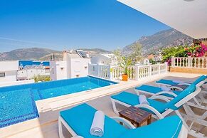 Charming 4-bed Villa in Kalkan Magnificent View