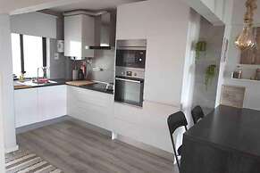 Sunny Ocean View Apartment With Swimming Pool