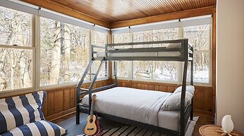 The Neighborhood Hotel - Grand Beach