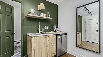 The Neighborhood Hotel - Grand Beach