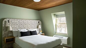 The Neighborhood Hotel - Grand Beach