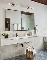 The Neighborhood Hotel - Grand Beach