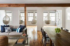 The Neighborhood Hotel - Grand Beach