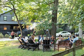 The Neighborhood Hotel - Grand Beach