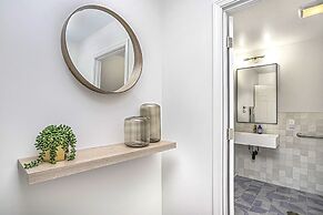 The Neighborhood Hotel - Grand Beach