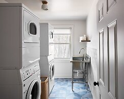 The Neighborhood Hotel - Grand Beach