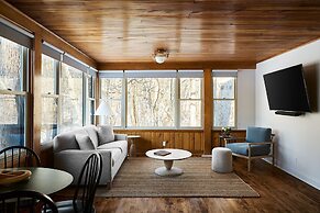 The Neighborhood Hotel - Grand Beach