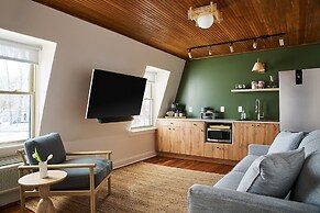 The Neighborhood Hotel - Grand Beach