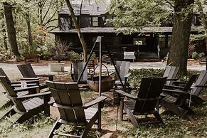 The Neighborhood Hotel - Grand Beach