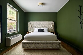 The Neighborhood Hotel - Grand Beach