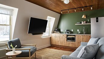 The Neighborhood Hotel - Grand Beach