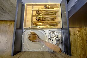 The Neighborhood Hotel - Grand Beach