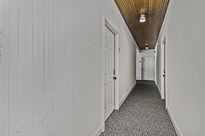 The Neighborhood Hotel - Grand Beach