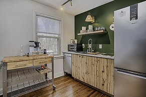 The Neighborhood Hotel - Grand Beach