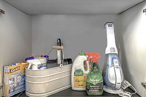 The Neighborhood Hotel - Grand Beach