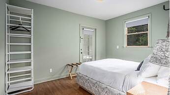 The Neighborhood Hotel - Grand Beach