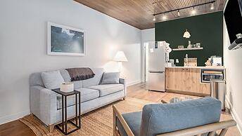 The Neighborhood Hotel - Grand Beach