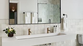 The Neighborhood Hotel - Grand Beach