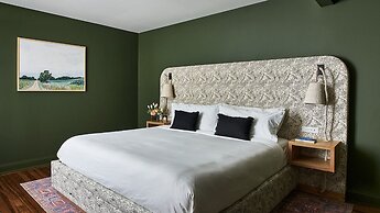 The Neighborhood Hotel - Grand Beach