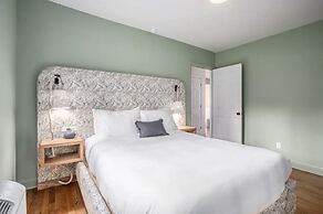 The Neighborhood Hotel - Grand Beach