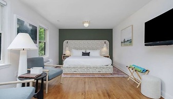 The Neighborhood Hotel - Grand Beach