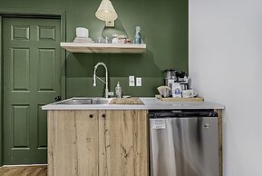 The Neighborhood Hotel - Grand Beach