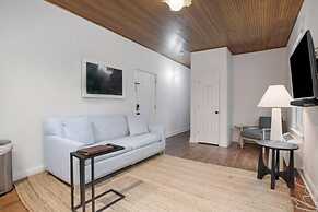 The Neighborhood Hotel - Grand Beach