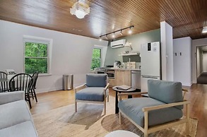 The Neighborhood Hotel - Grand Beach