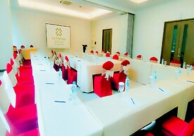 Le Premier Hotel Kota Deltamas