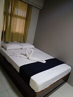 Sunseekers Outrigger Hotel