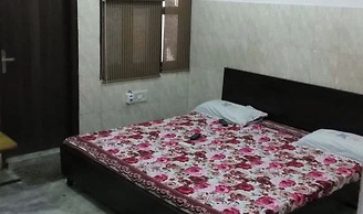 Goroomgo Brij Dham Guest House Mathura