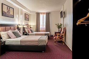 HOTEL ROYAL