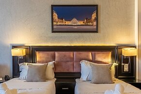 HOTEL ROYAL