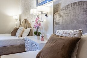 HOTEL ROYAL