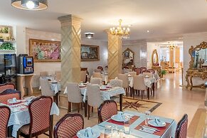HOTEL ROYAL