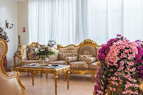 HOTEL ROYAL