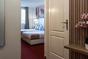 HOTEL ROYAL