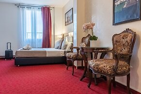 HOTEL ROYAL