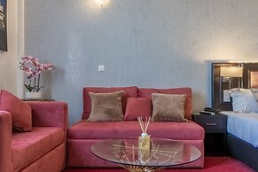 HOTEL ROYAL