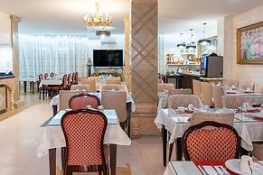 HOTEL ROYAL